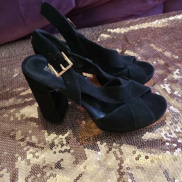 NWOB Black Michael Kors heels - Picture 6 of 8